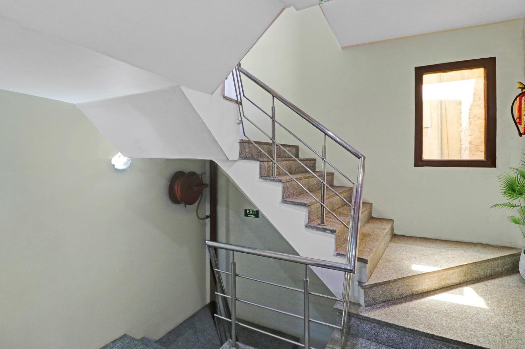 Hotel Stay House New Delhi Bagian luar foto