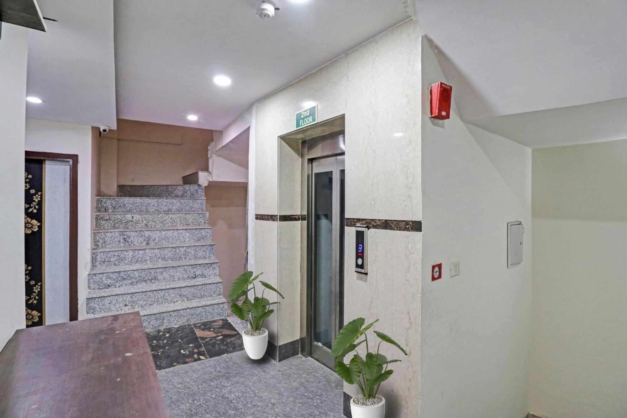 Hotel Stay House New Delhi Bagian luar foto