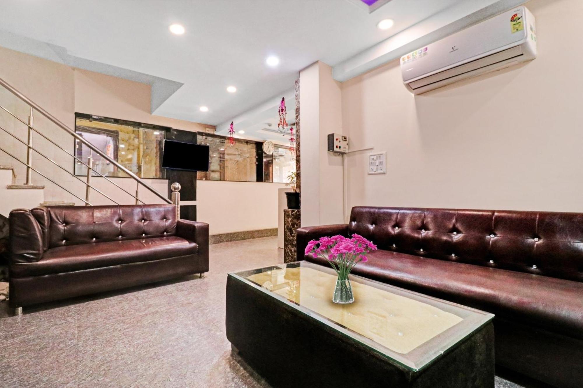Hotel Stay House New Delhi Bagian luar foto