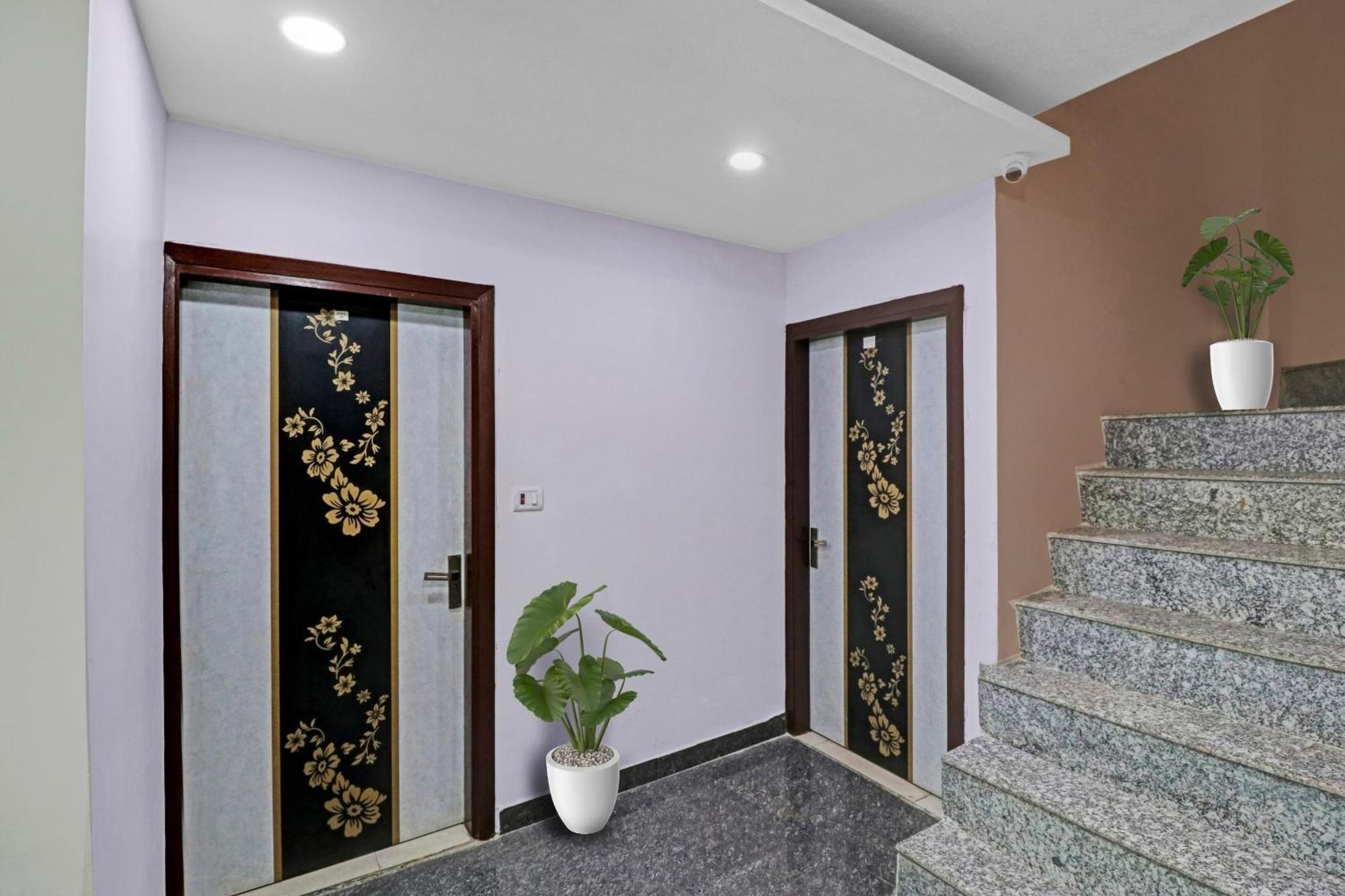 Hotel Stay House New Delhi Bagian luar foto