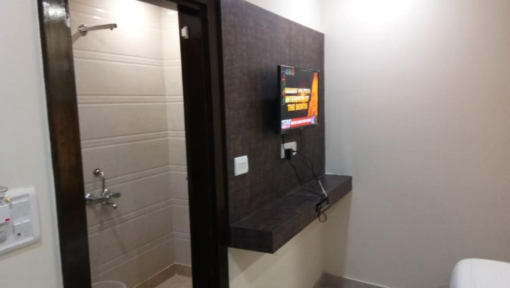 Hotel Stay House New Delhi Bagian luar foto