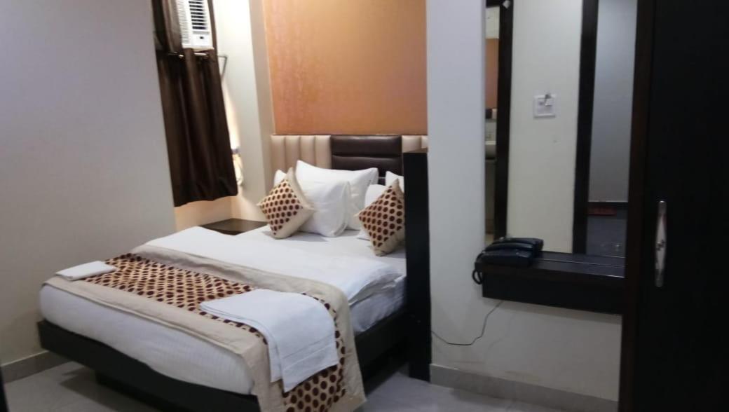 Hotel Stay House New Delhi Bagian luar foto